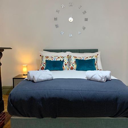 Stamer House By Yourstays, Stylish Quirky House, With 4 Double Bedrooms, Book Now! Stoke-on-Trent Bagian luar foto