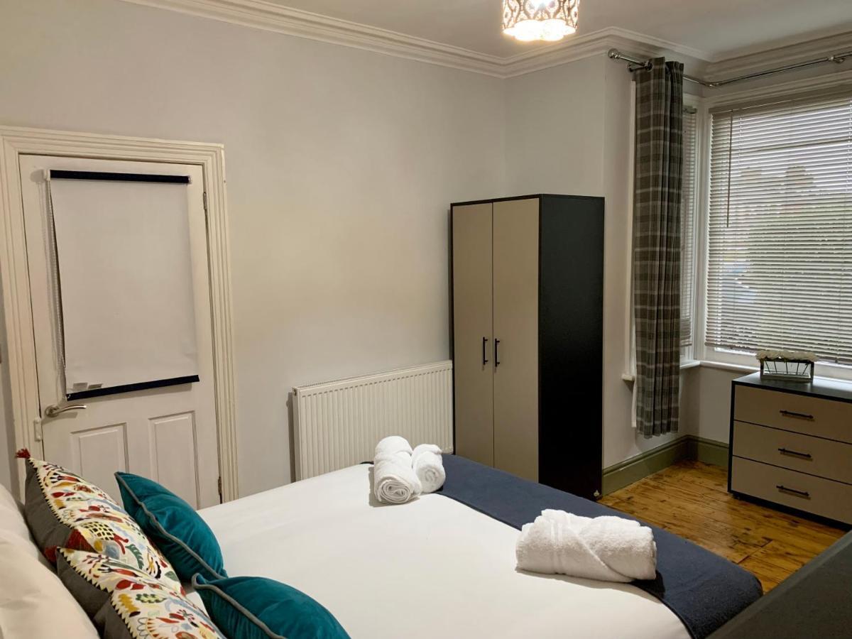 Stamer House By Yourstays, Stylish Quirky House, With 4 Double Bedrooms, Book Now! Stoke-on-Trent Bagian luar foto