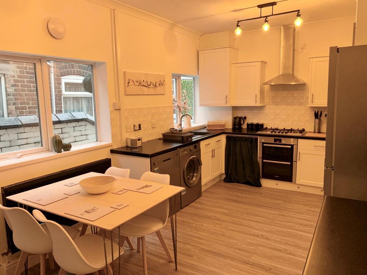 Stamer House By Yourstays, Stylish Quirky House, With 4 Double Bedrooms, Book Now! Stoke-on-Trent Bagian luar foto