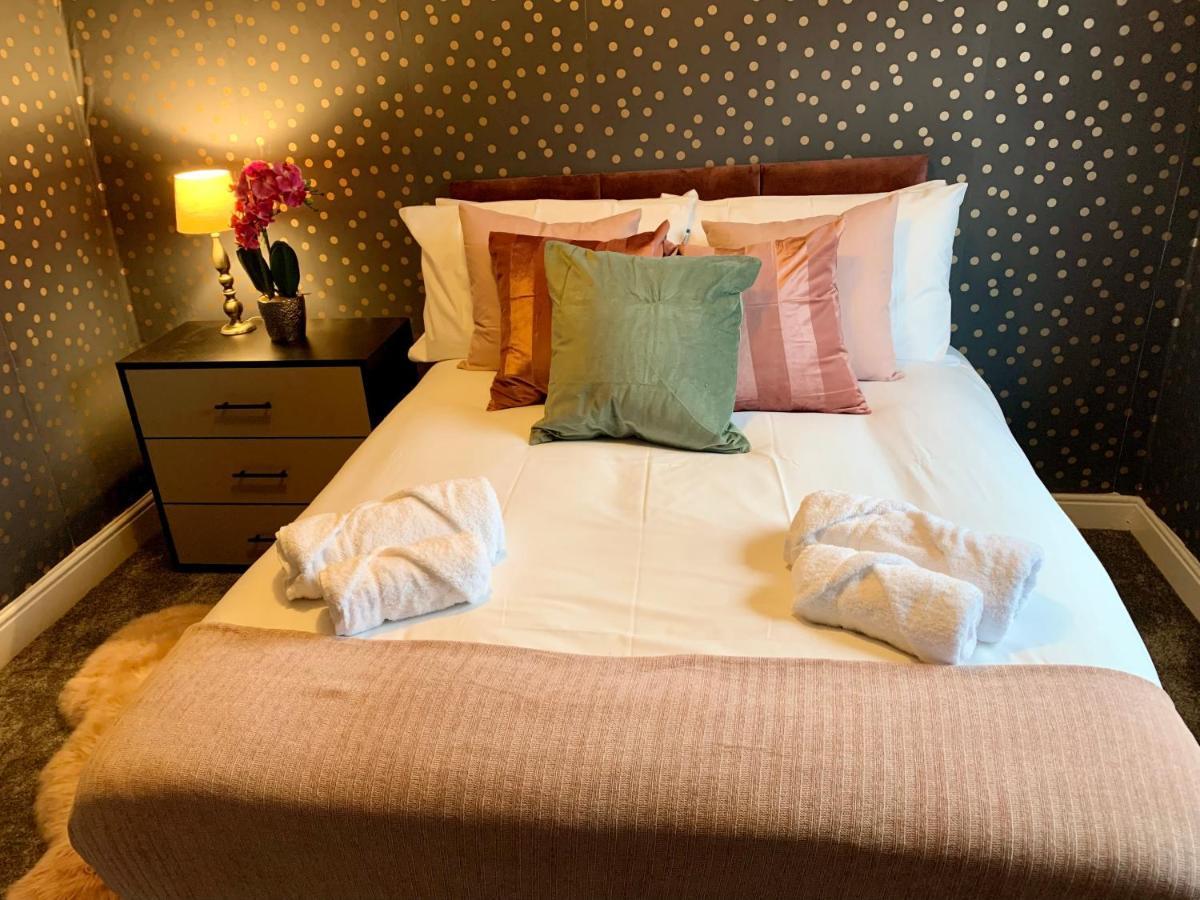 Stamer House By Yourstays, Stylish Quirky House, With 4 Double Bedrooms, Book Now! Stoke-on-Trent Bagian luar foto